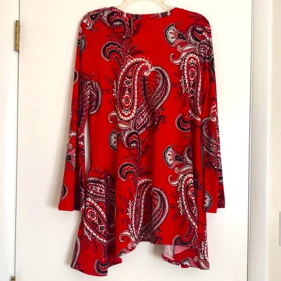 Lildy red paisley handkerchief hem tunic with subtle bell sleeves & side pockets - Picture 3 of 14